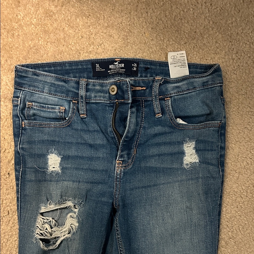 Hollister Women's Classic Blue Ripped Skinny Jeans - 30L